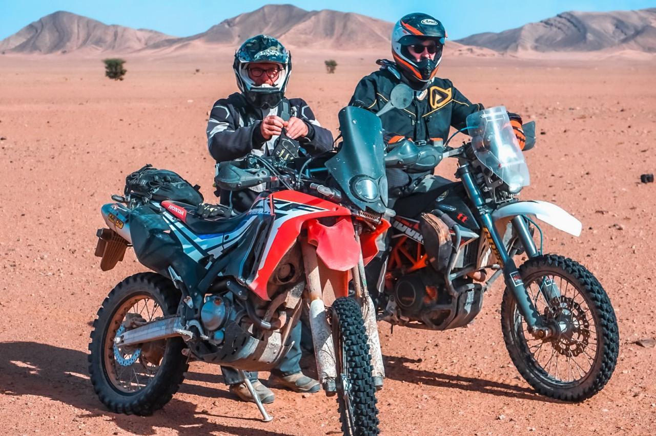 LES PISTES DU MAROC 2025 : L’Expérience Moto Off-Road Inoubliable – 12 Jours d’Aventure Sauvage à Travers le Maroc ! 🏜️🏍️✨