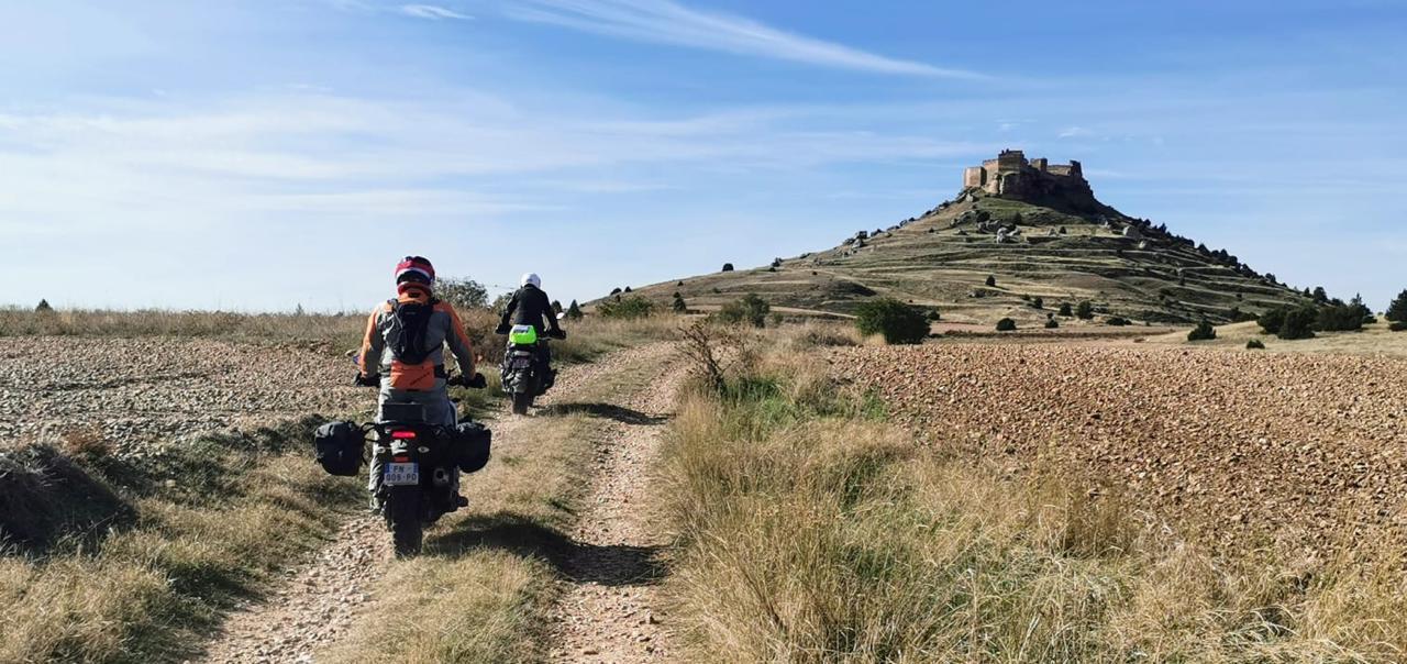 🌍 Les Pistes du Maroc 6J – 2025 🏍️Départ : Taroudant